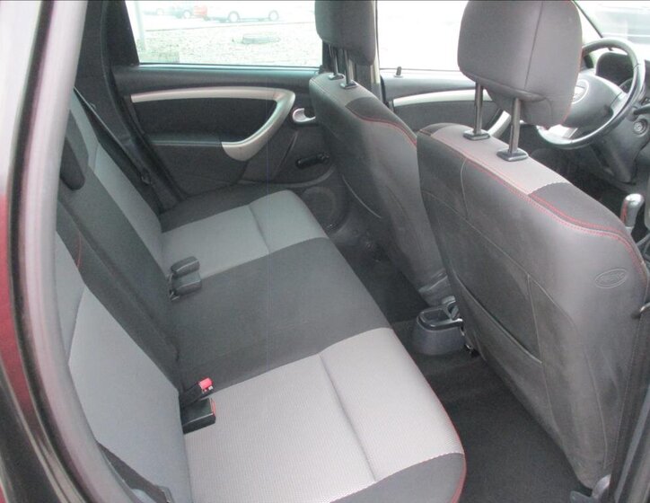 Dacia Duster SUV / Terénní 1,6 l 77 kw