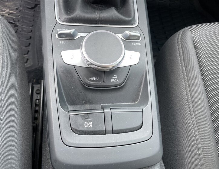 Audi Q2 SUV / Terénní 1,5 l 110 kw