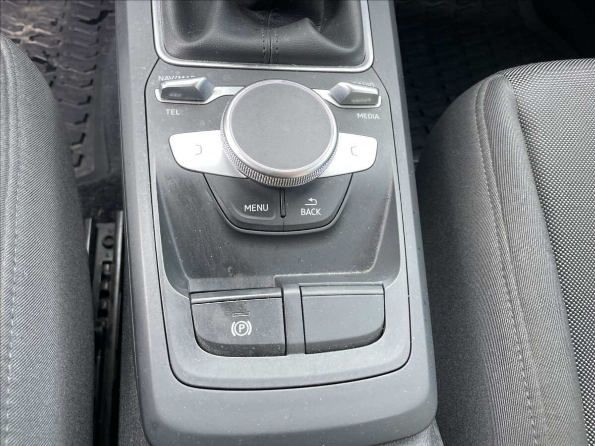 Audi Q2 SUV / Terénní 1,5 l 110 kw