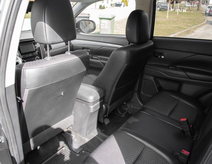 Mitsubishi Outlander SUV / Terénní 2,3 l 110 kw