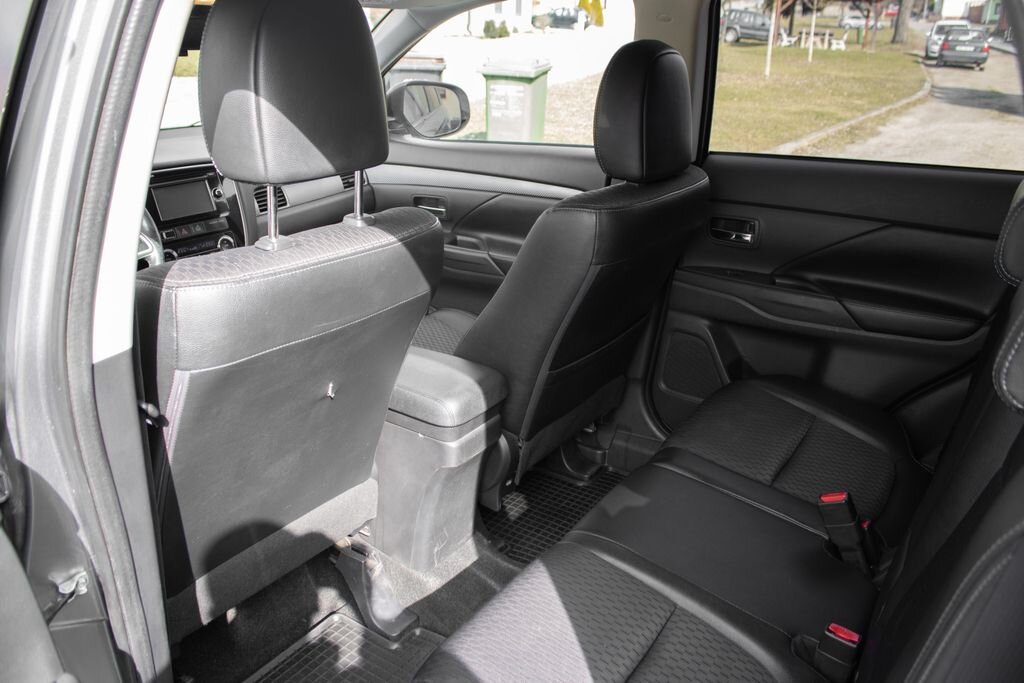 Mitsubishi Outlander SUV / Terénní 2,3 l 110 kw