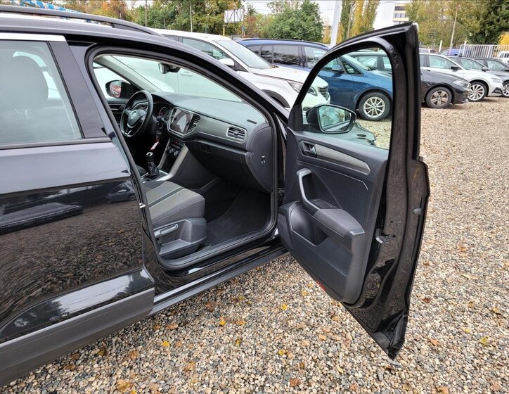 Volkswagen T-Roc 10