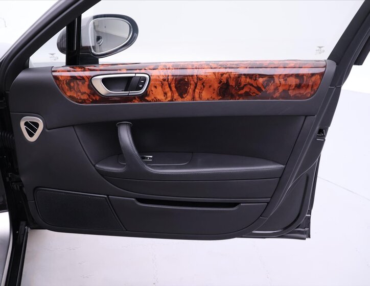 Bentley Continental Flying Spur Sedan 6,0 l 412 kw