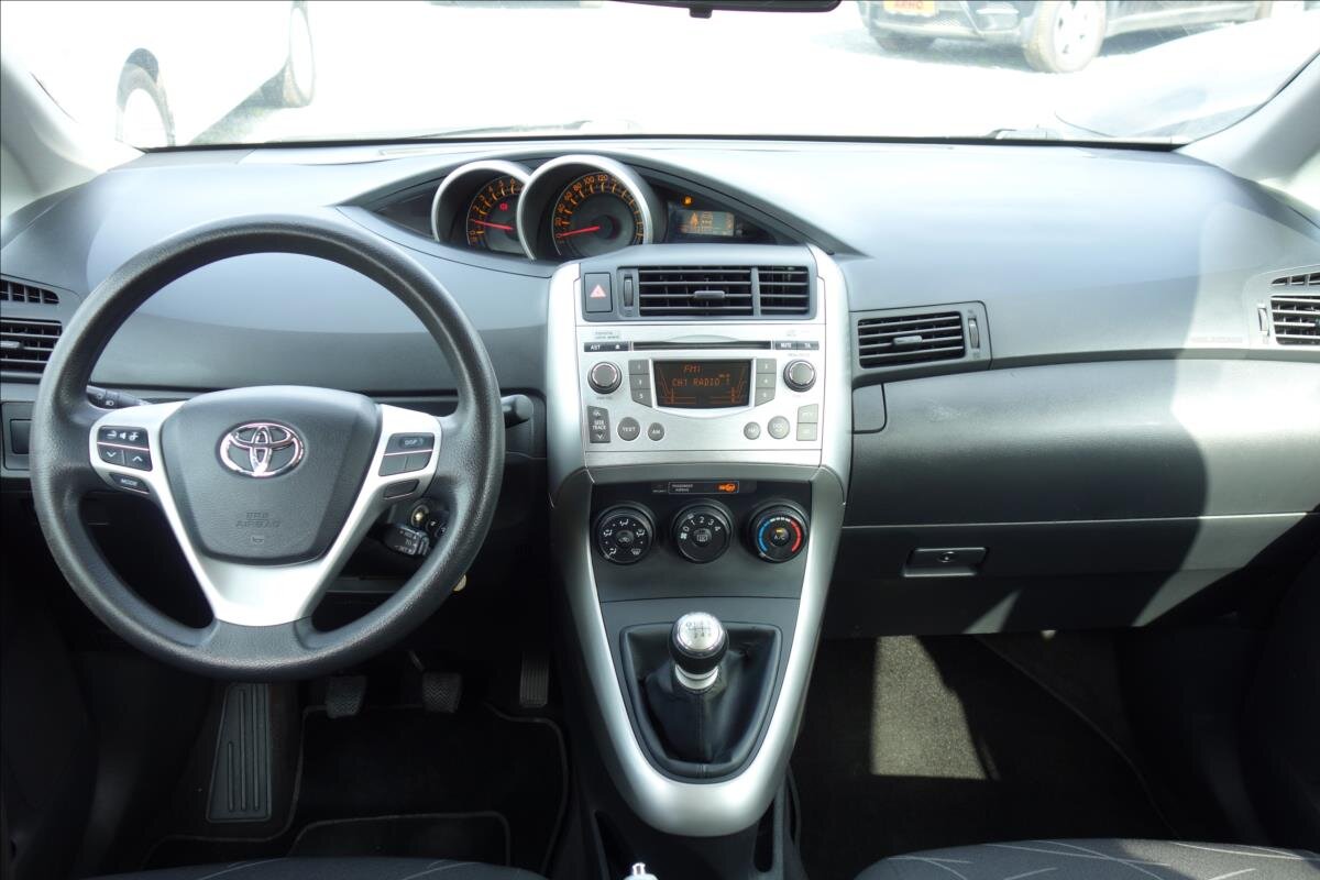 Toyota Verso MPV 1,6 l 97 kw