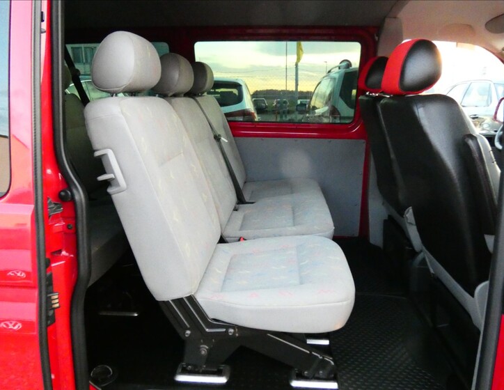 Volkswagen Transporter 11