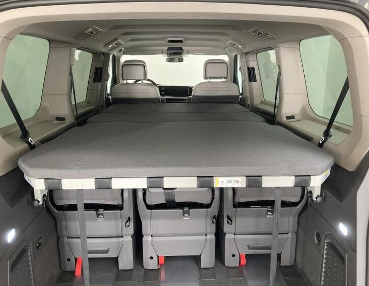 Volkswagen Multivan 15