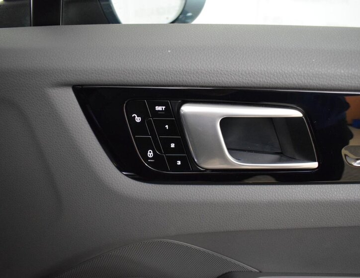 Porsche Cayenne SUV 3,0 l 250 kw