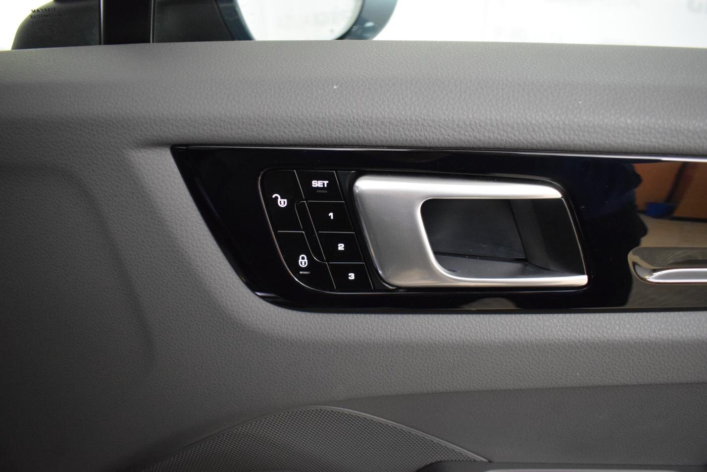 Porsche Cayenne SUV 3,0 l 250 kw