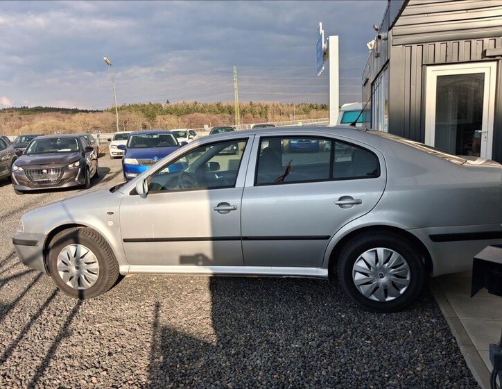 Škoda Octavia Sedan / Limuzína 2,0 l 85 kw