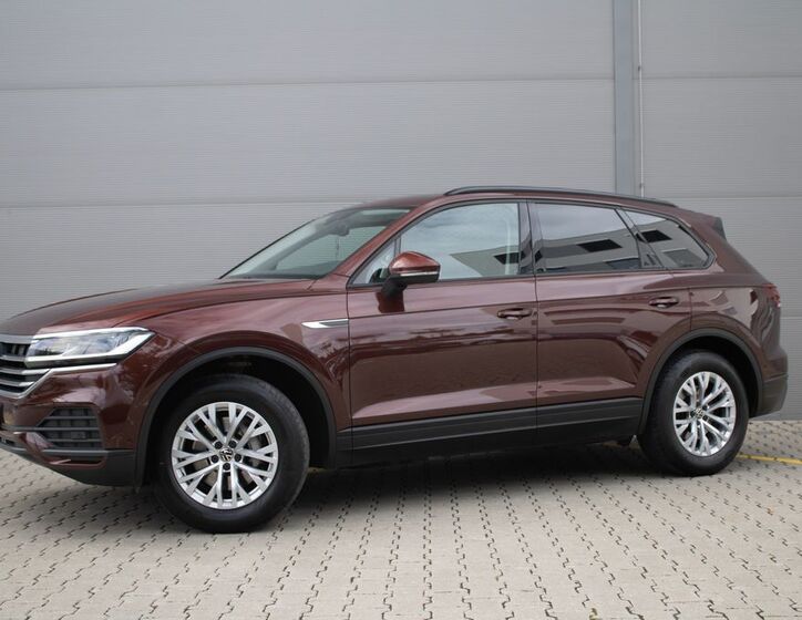 Volkswagen Touareg 1