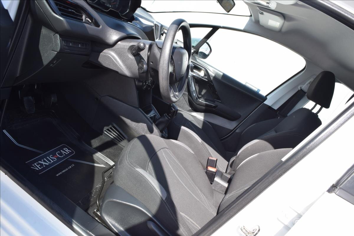 Peugeot 208 Hatchback 1,4 l 50 kw