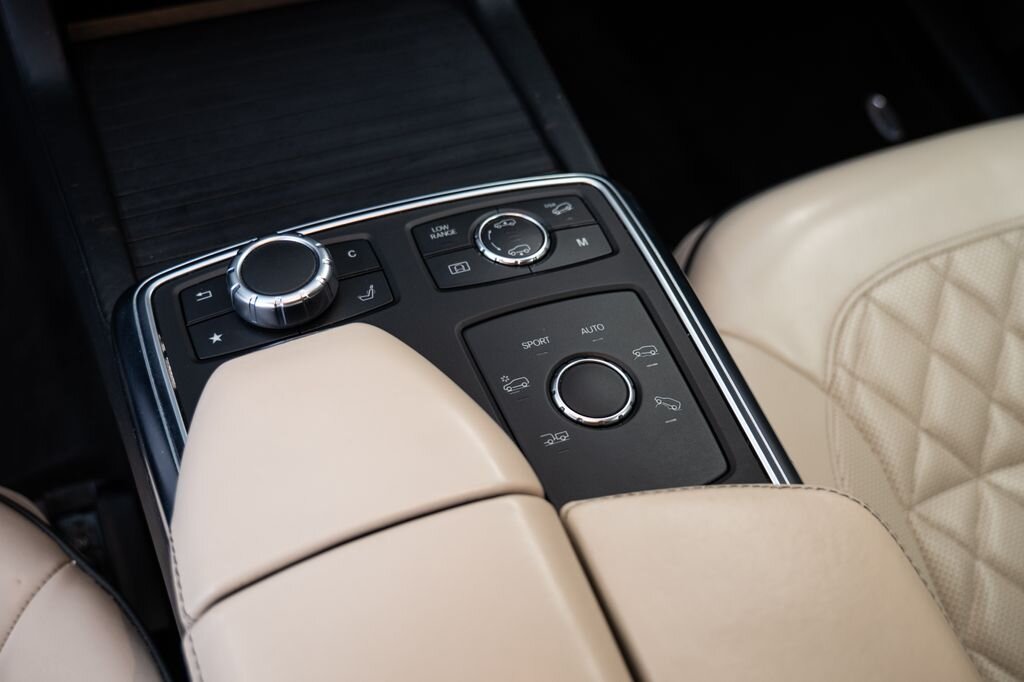 Mercedes-Benz GL SUV 4,7 l 320 kw