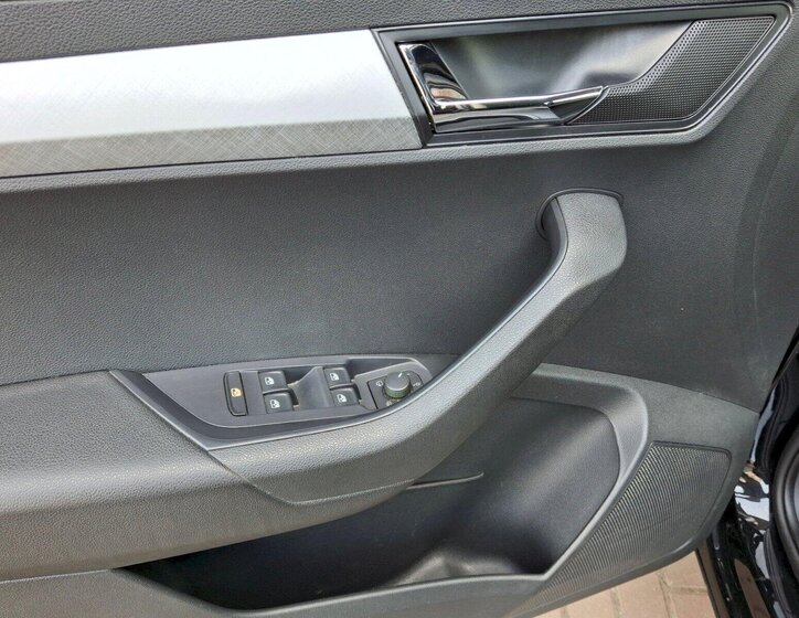 Škoda Karoq SUV / Terénní 1,5 l 110 kw