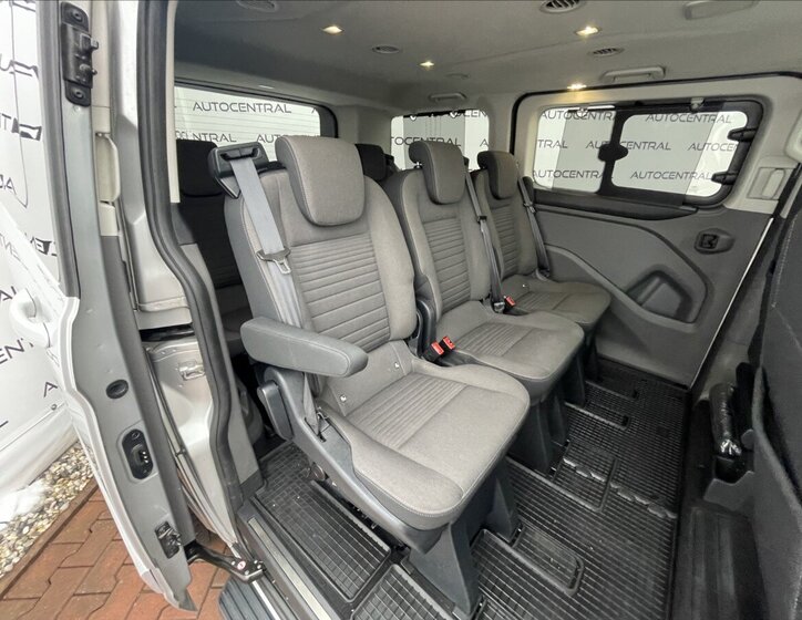 Ford Tourneo Custom MPV 2,0 l 96 kw