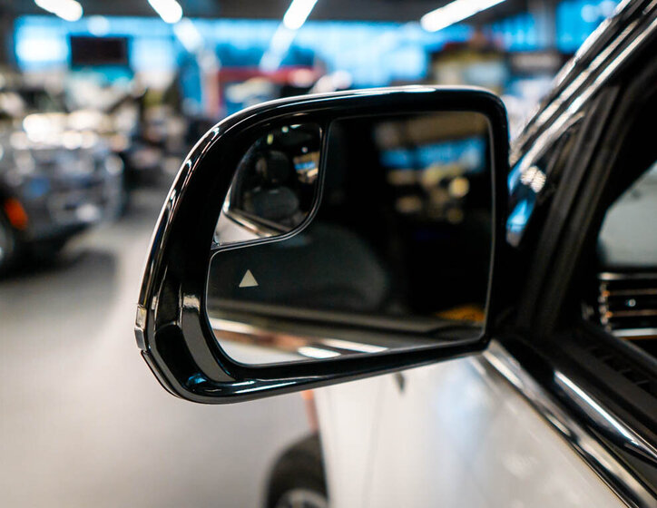 Jeep Grand Wagoneer SUV 6,4 l 351 kw