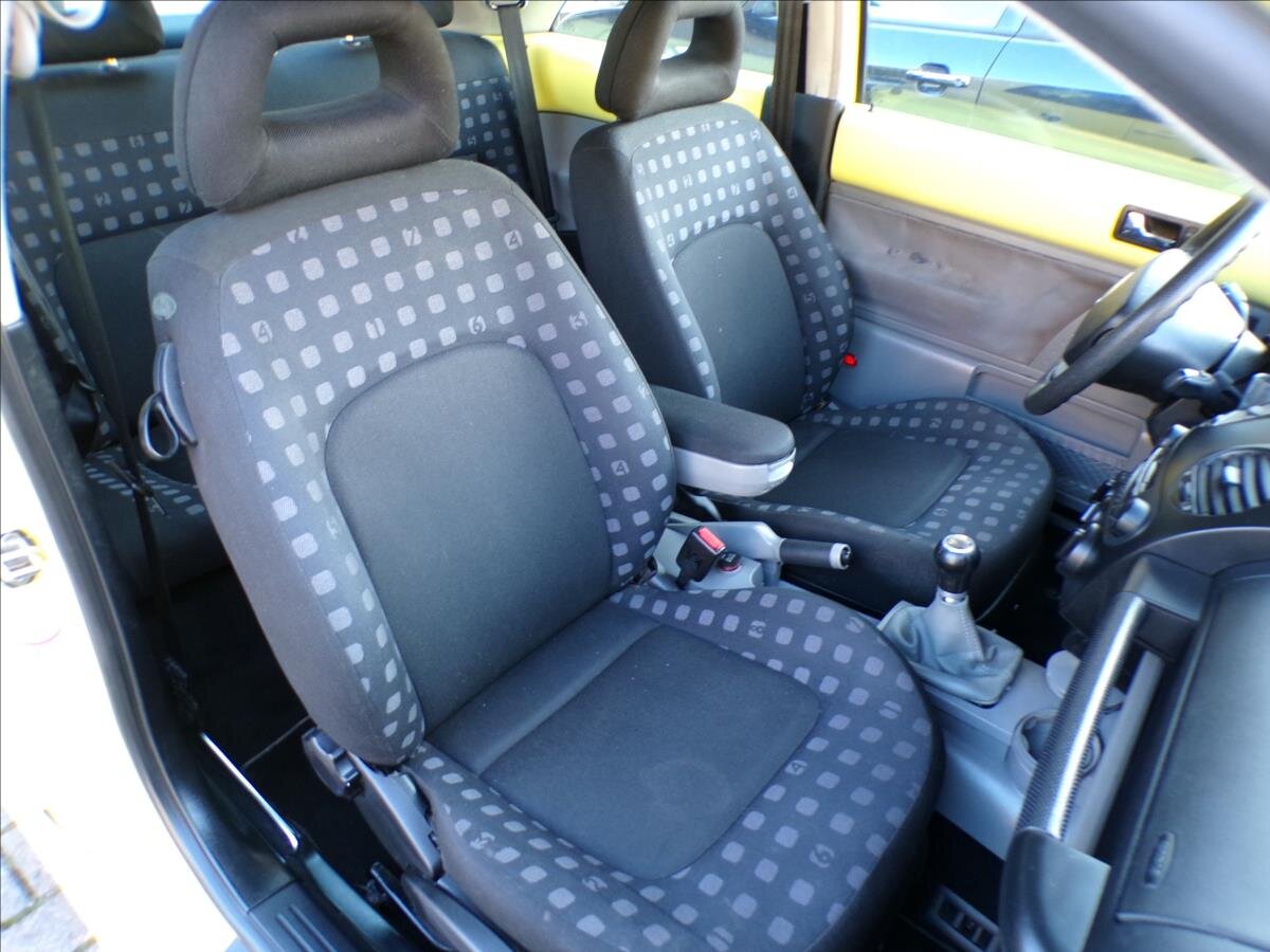 Volkswagen New Beetle Hatchback 2,0 l 85 kw