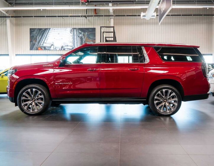 Chevrolet Suburban SUV 6,2 l 313 kw