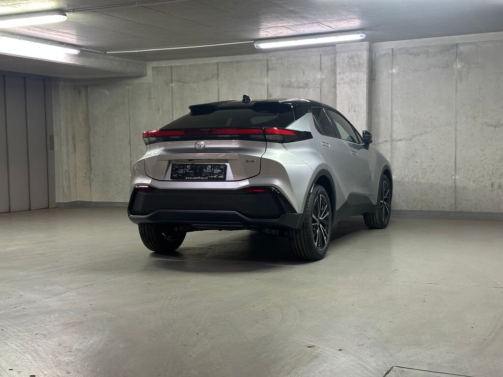 Toyota C-HR Hatchback 1,8 l 90 kw