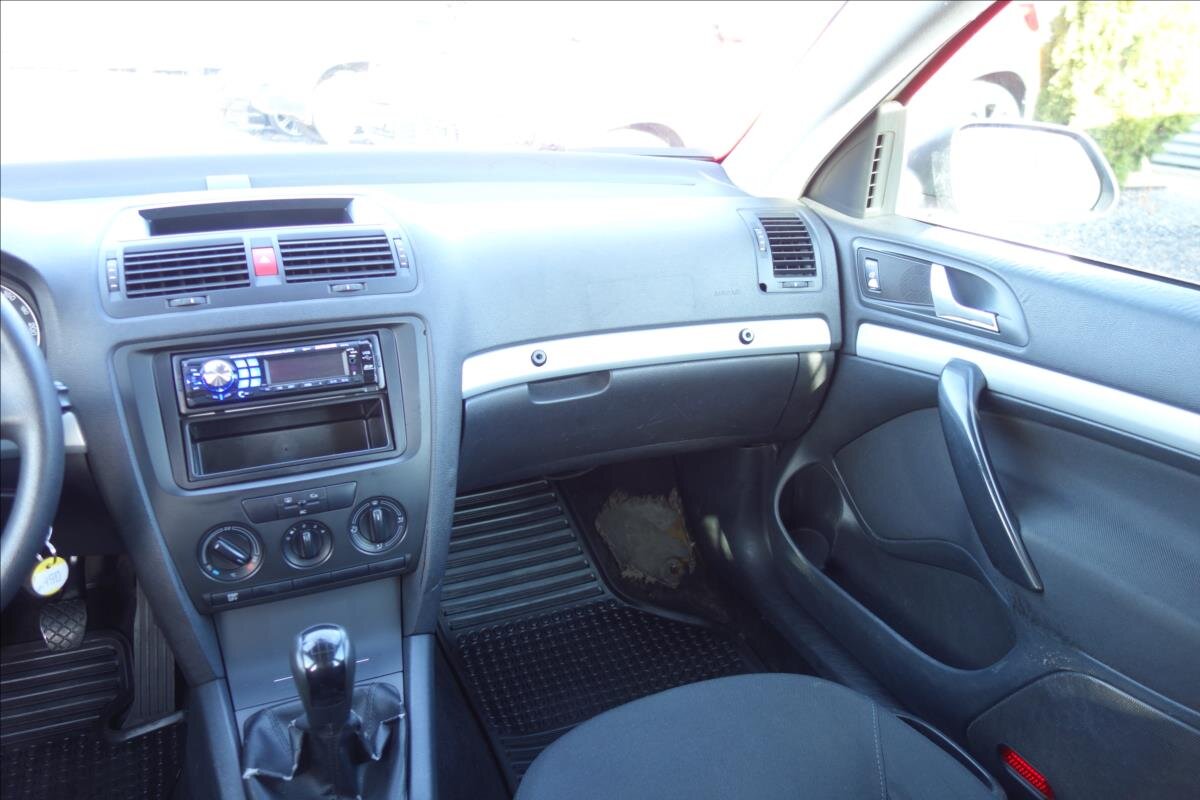 Škoda Octavia Kombi 1,8 l 118 kw