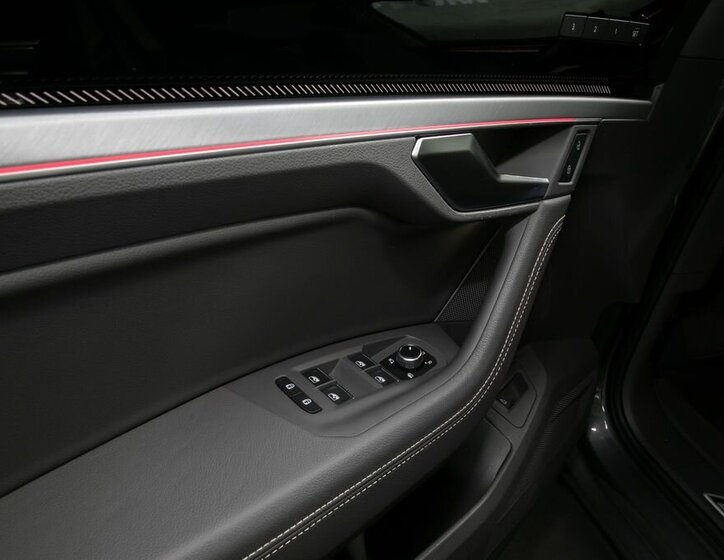 Volkswagen Touareg SUV / Terénní 3,0 l 210 kw