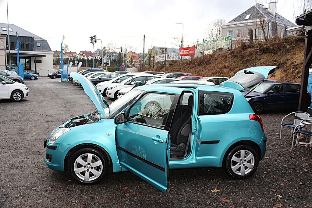 Suzuki Swift Hatchback 1,3 l 67 kw