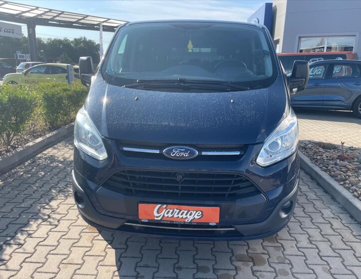 Ford Tourneo Custom Kombi 2,0 l 96 kw