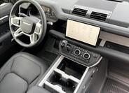 Land Rover Defender 31