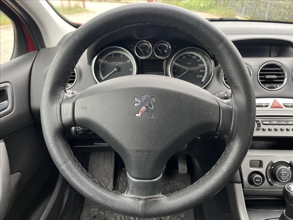 Peugeot 308 Hatchback 1,4 l 72 kw