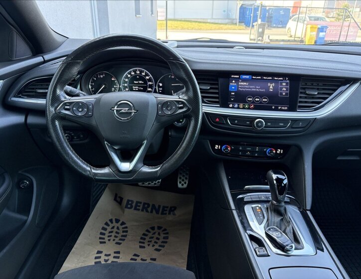 Opel Insignia Kombi 2,0 l 128 kw