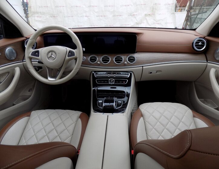 Mercedes-Benz Třídy E Sedan 2,0 l 143 kw