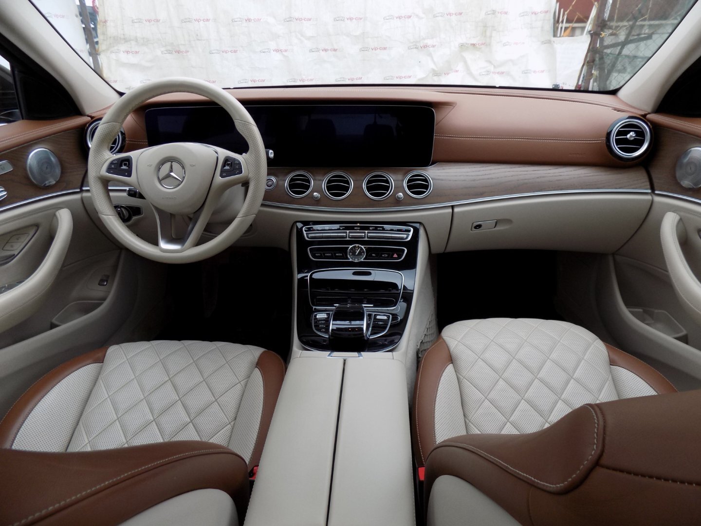 Mercedes-Benz Třídy E Sedan 2,0 l 143 kw