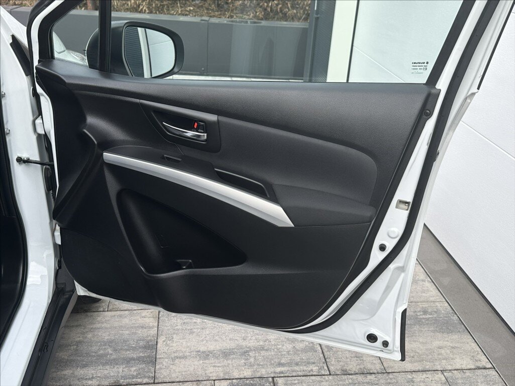 Suzuki S-Cross Hatchback 998,0 82 kw