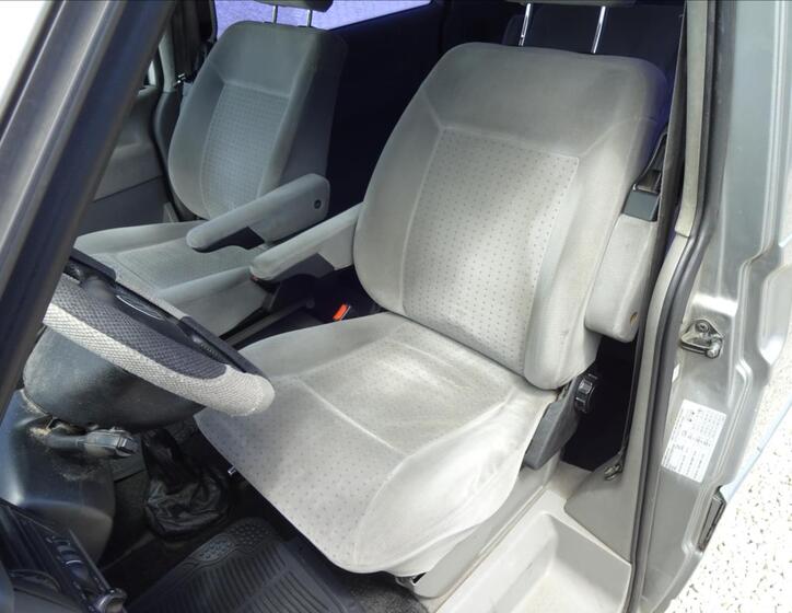 Volkswagen Caravelle 33