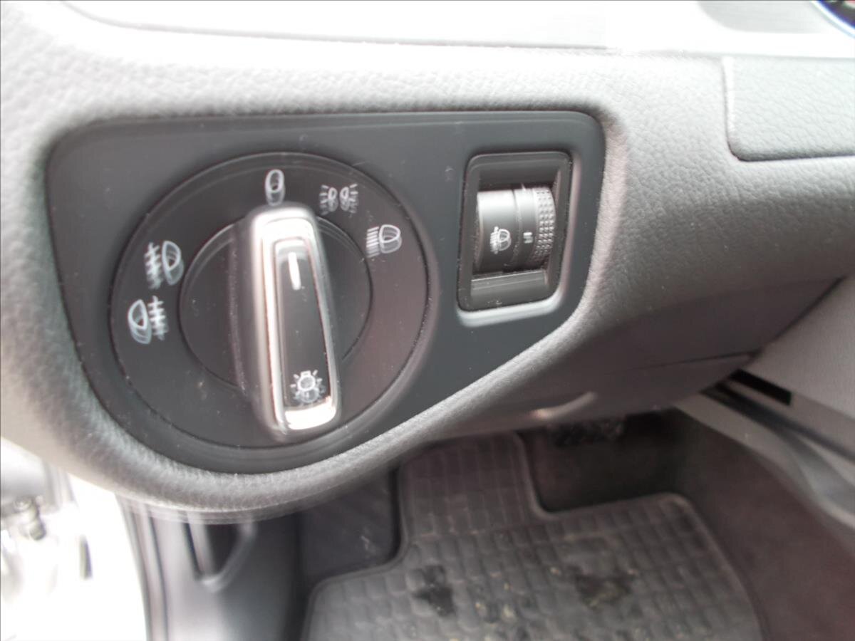 Volkswagen Golf Hatchback 1,6 l 77 kw