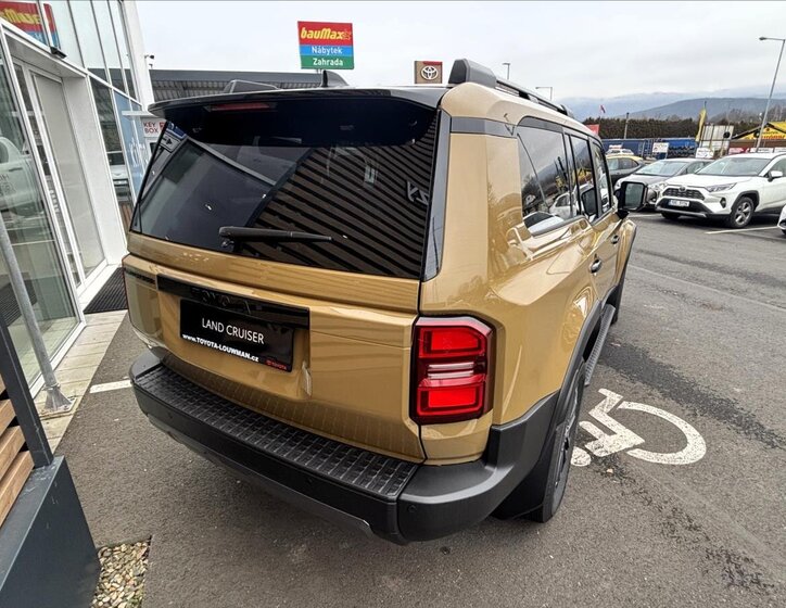Toyota Land Cruiser SUV 2,8 l 150 kw