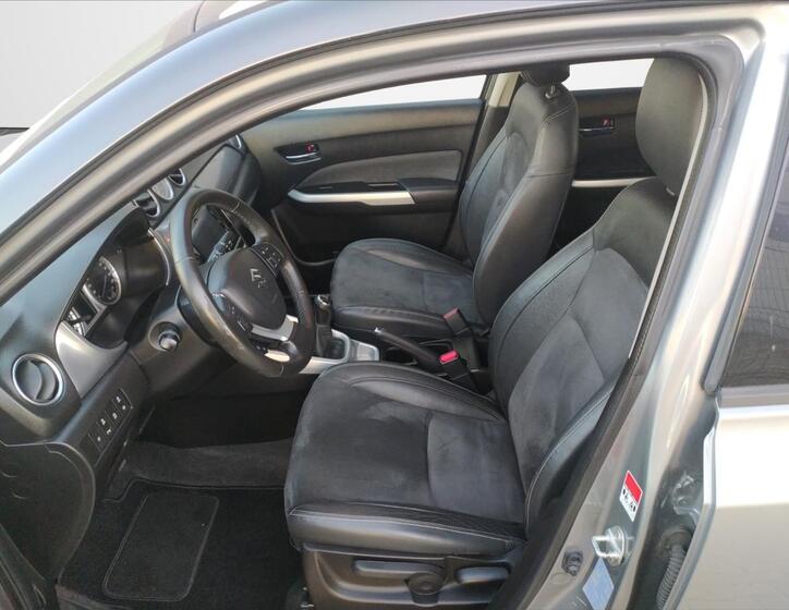Suzuki Vitara 13
