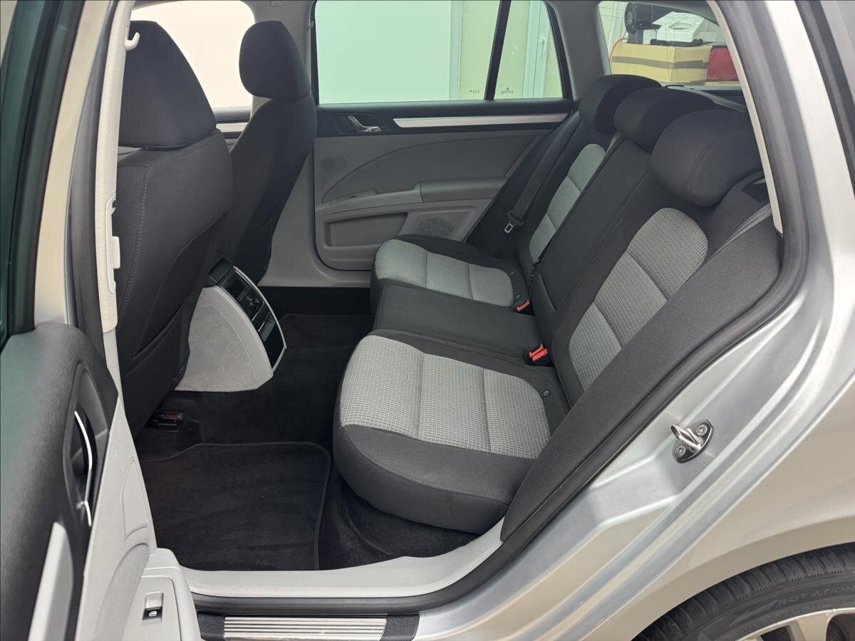 Škoda Superb Kombi 2,0 l 103 kw