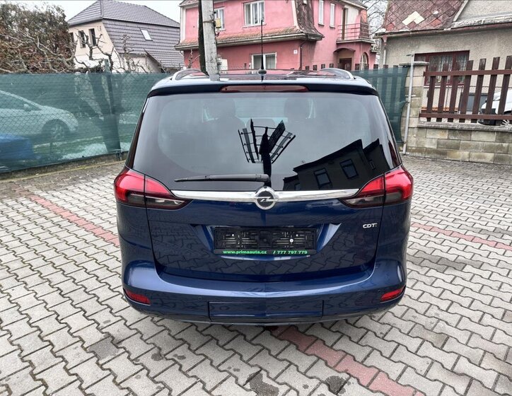 Opel Zafira 6