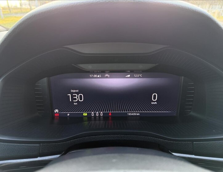 Škoda Karoq SUV / Terénní 1,5 l 110 kw