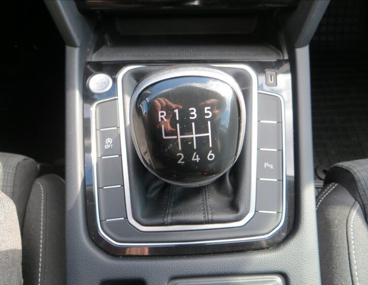 Volkswagen Passat Liftback 1,5 l 110 kw