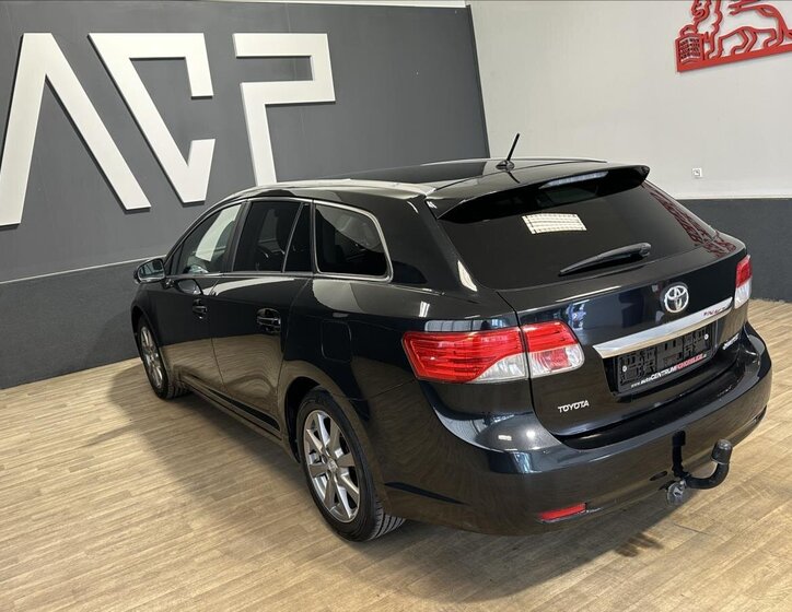 Toyota Avensis Kombi 2,0 l 91 kw