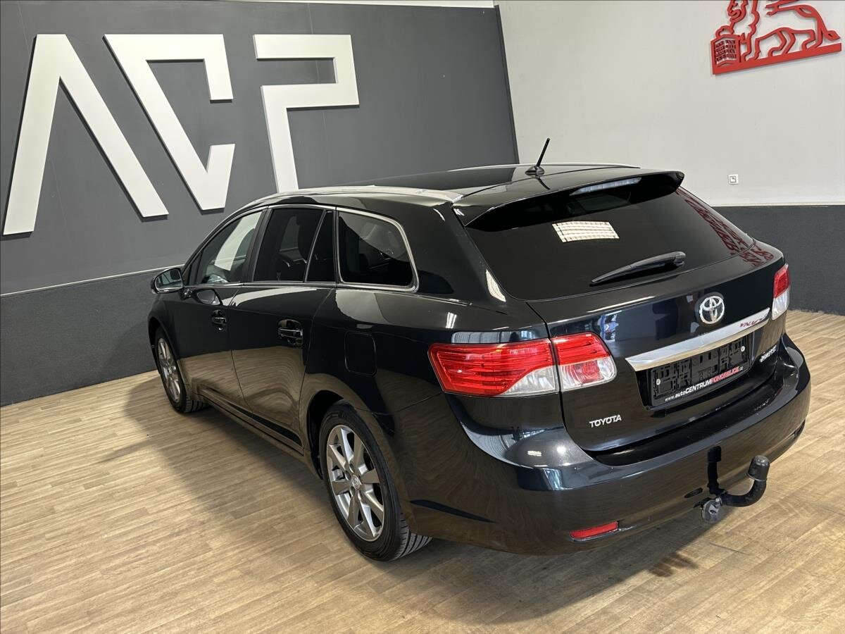 Toyota Avensis Kombi 2,0 l 91 kw