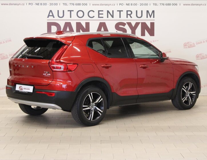 Volvo XC40 SUV / Terénní 2,0 l 182 kw