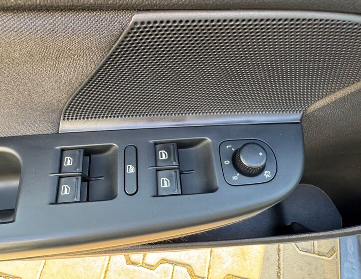 Volkswagen Golf Kombi 1,6 l 77 kw