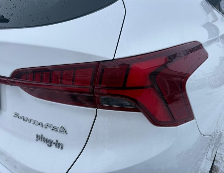 Hyundai Santa Fe SUV 1,6 l 195 kw