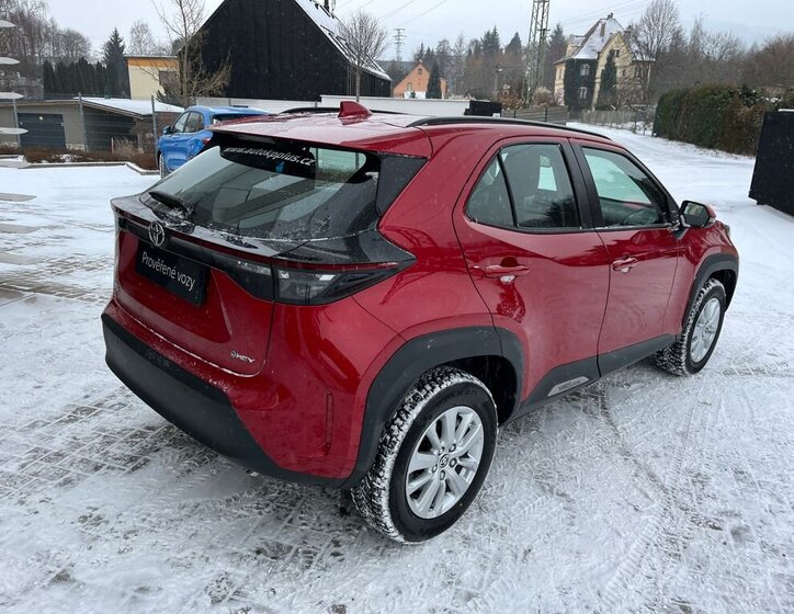 Toyota Yaris Cross SUV 1,5 l 68 kw