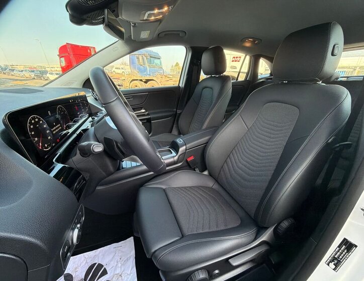 Mercedes-Benz GLA SUV / Terénní 2,0 l 140 kw