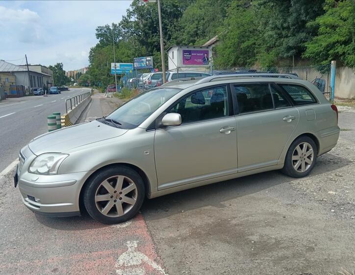 Toyota Avensis 5