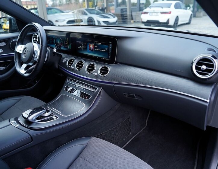 Mercedes-Benz Třídy E Sedan 2,0 l 143 kw