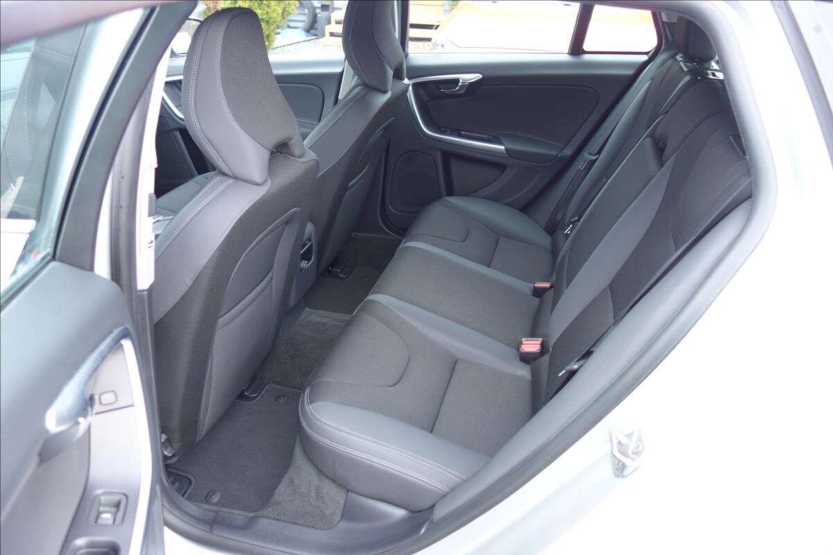 Volvo V60 Kombi 2,0 l 133 kw